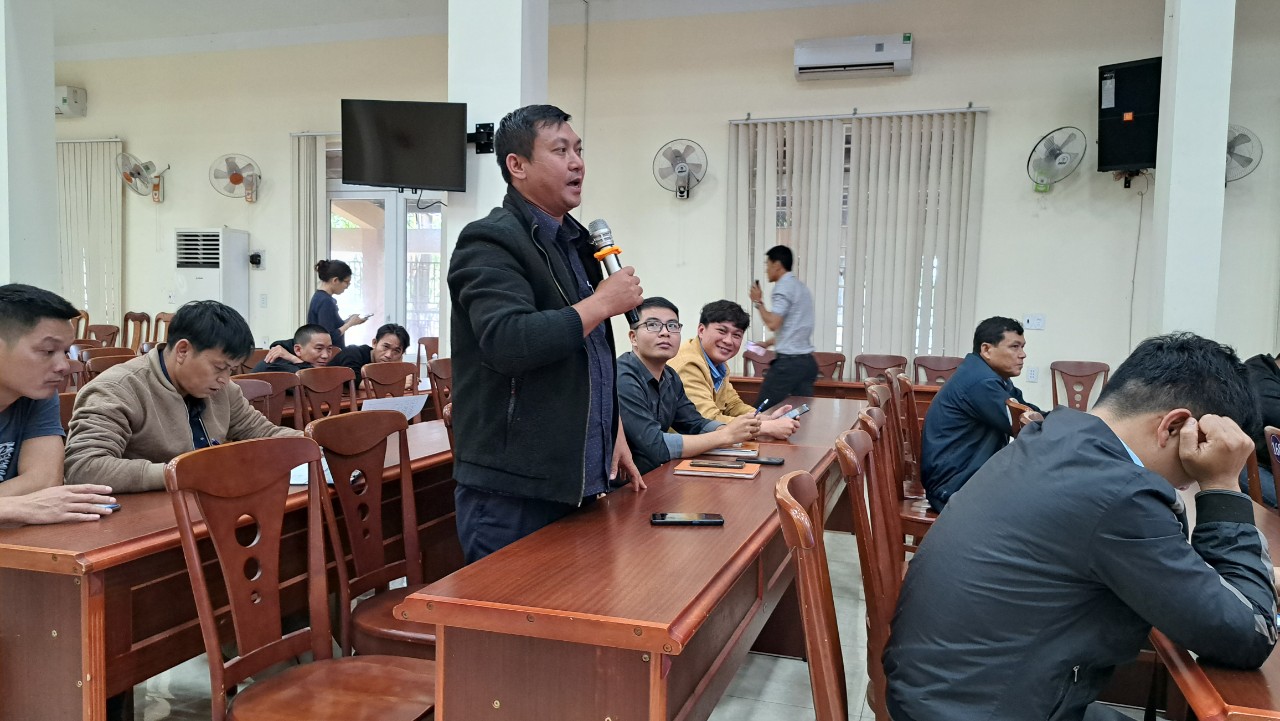 Hinh 5. Đại diện đại lý kinh doanh thuốc BVTV phát biểu